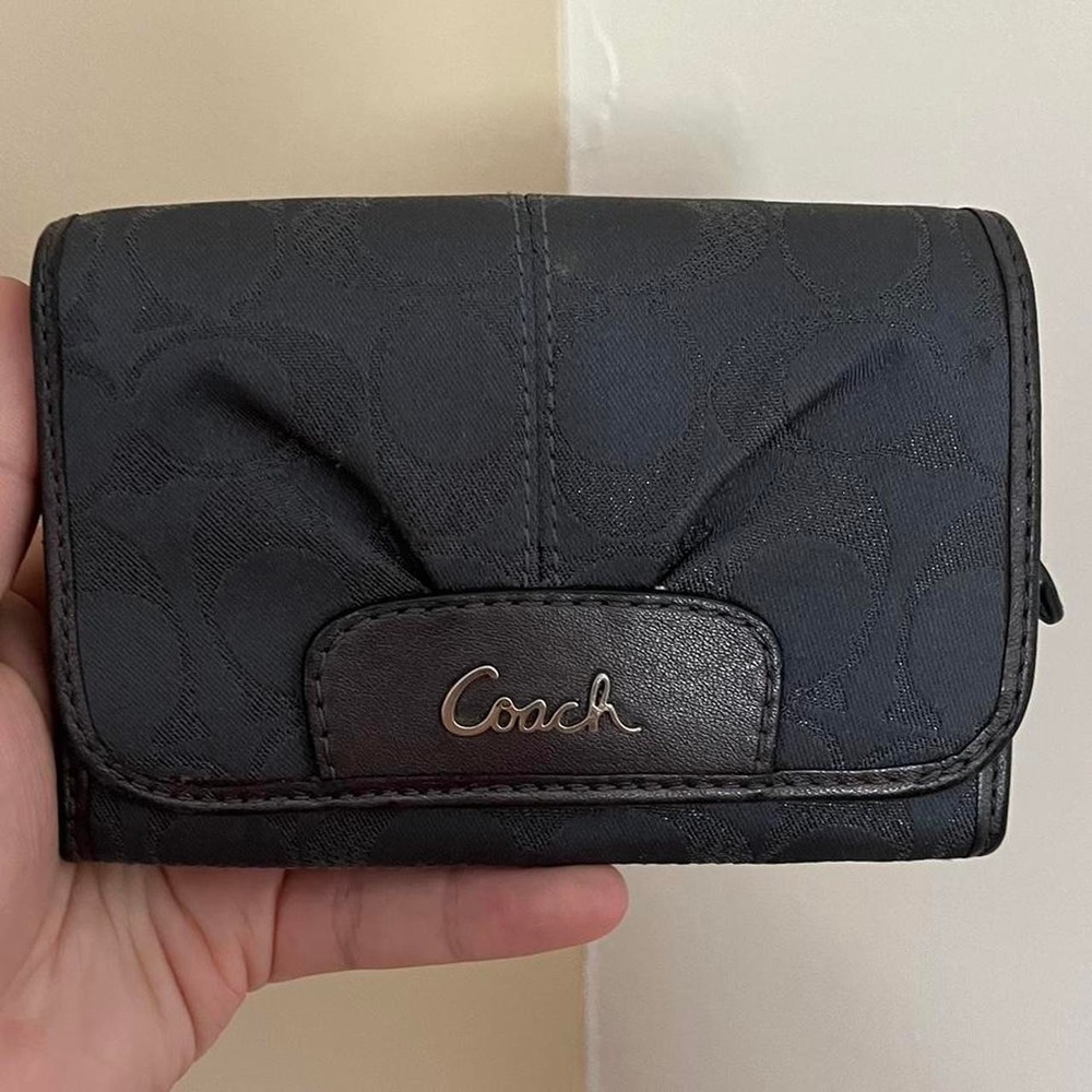 Y2K 2000s Coach Lynn Signature Cs Monogram Tri-Fold Wallet / Clutch